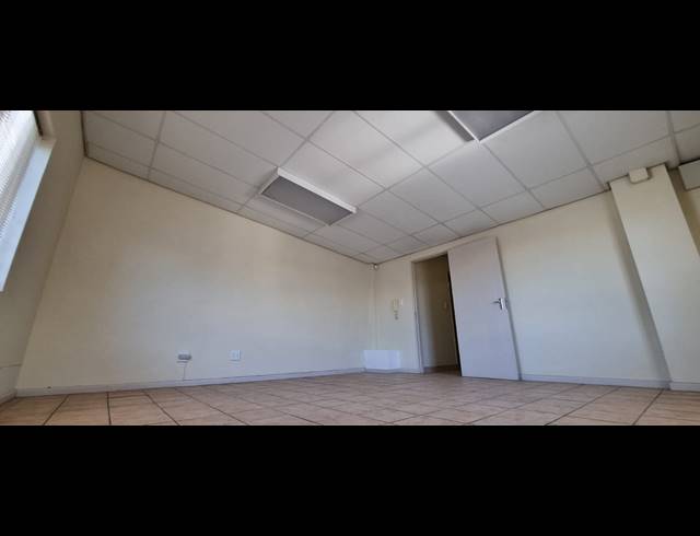 203M² WAREHOUSE TO LET IN AIRPORT INDUSTRIA